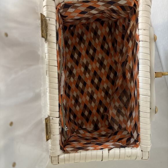 Vintage 1960’s Era White Wicker and Lucite MCM Box Purse 8” X 4.5” - Picture 8 of 16